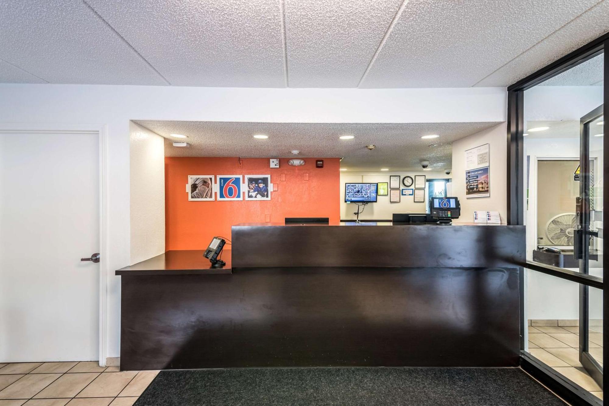 Motel 6-Birmingham, AL Bagian luar foto